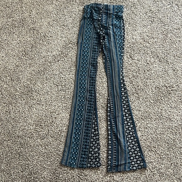 Blue boho flare leggings size 2 - Picture 3 of 3